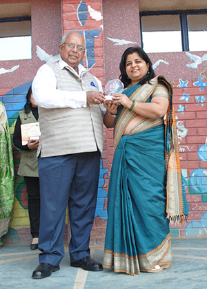 Ms. Tripta Sharma PA to the Principal
